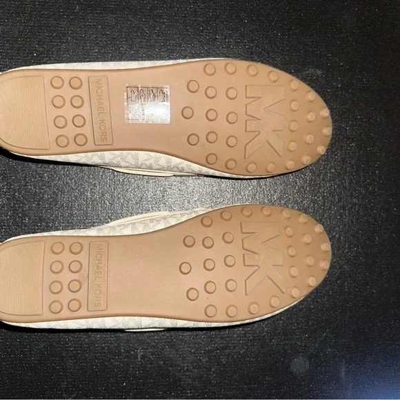 Michael Kors White Loafers for Women Size 7.5 Excellent Condition - Picture 3 of 3